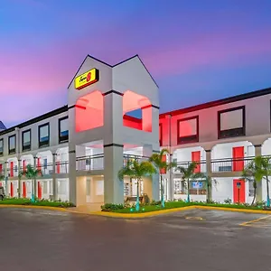 Hotel Super 8 By Wyndham Orlando Near Florida Mall